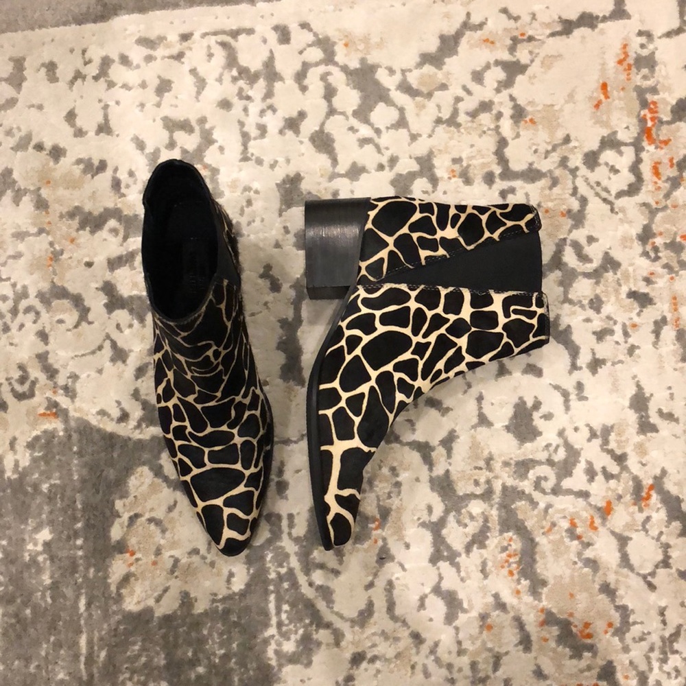 Urban Outfitters Giraffe Print Booties